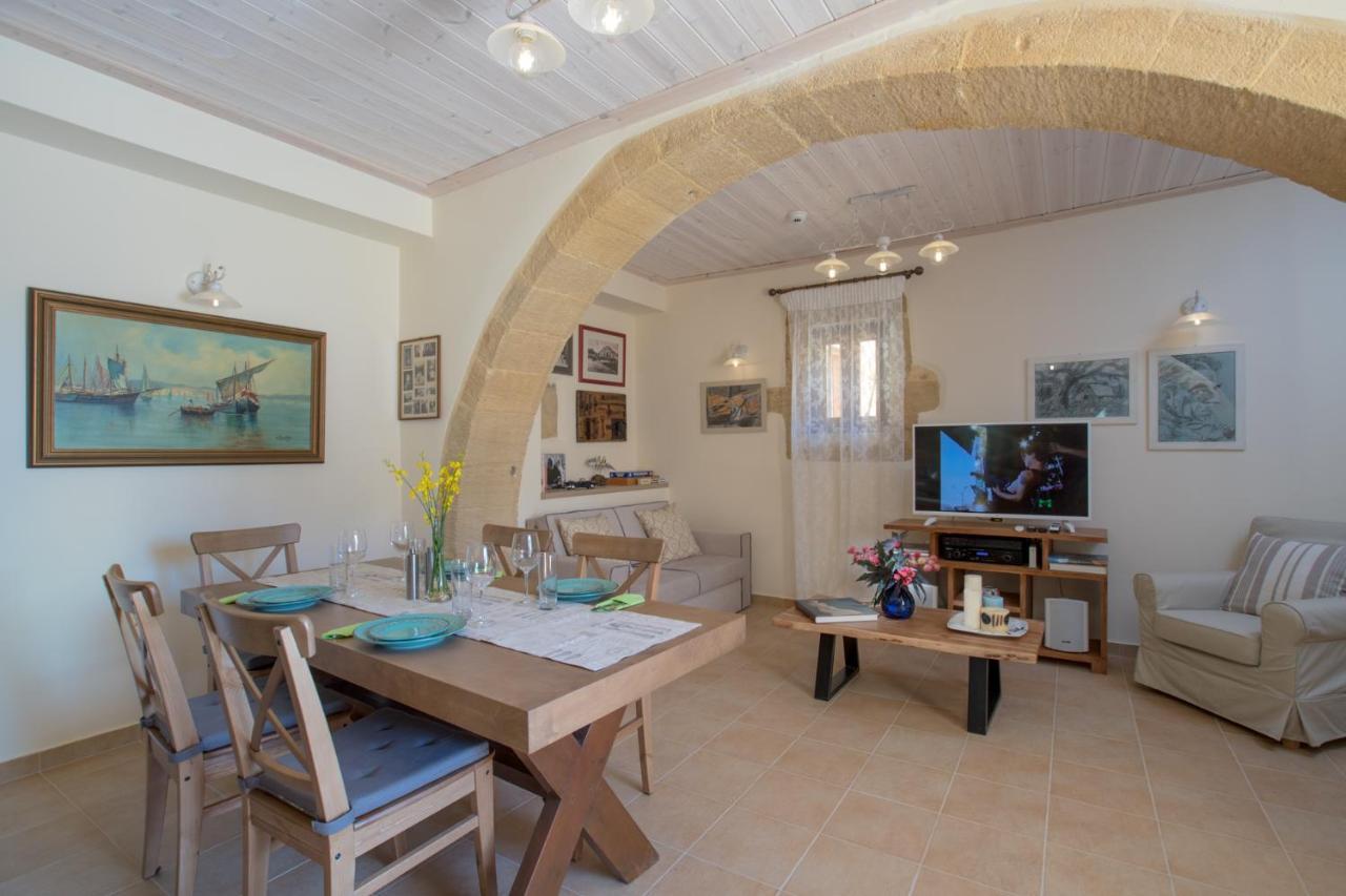 Villa Theta Dhrapaniás Eksteriør bilde
